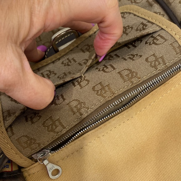 Authentic Dooney & Bourke Singnature Jacquard Monogram Crossbody Purse / Handbag - Picture 11 of 17